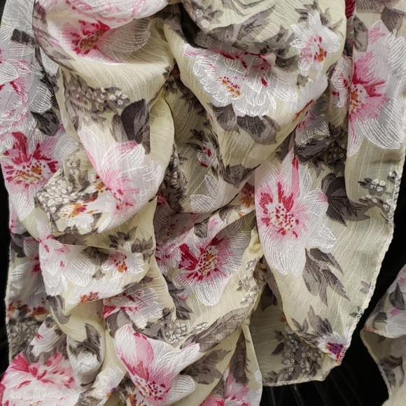 Accessories - SALE!💕Cute Floral Trend Scarf
